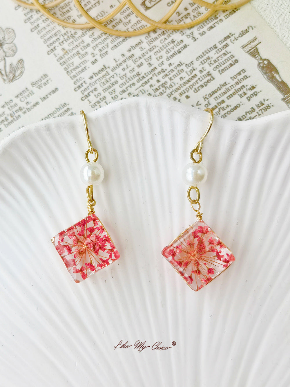 Handmade Resin Queen Anne Dried Flower Earrings