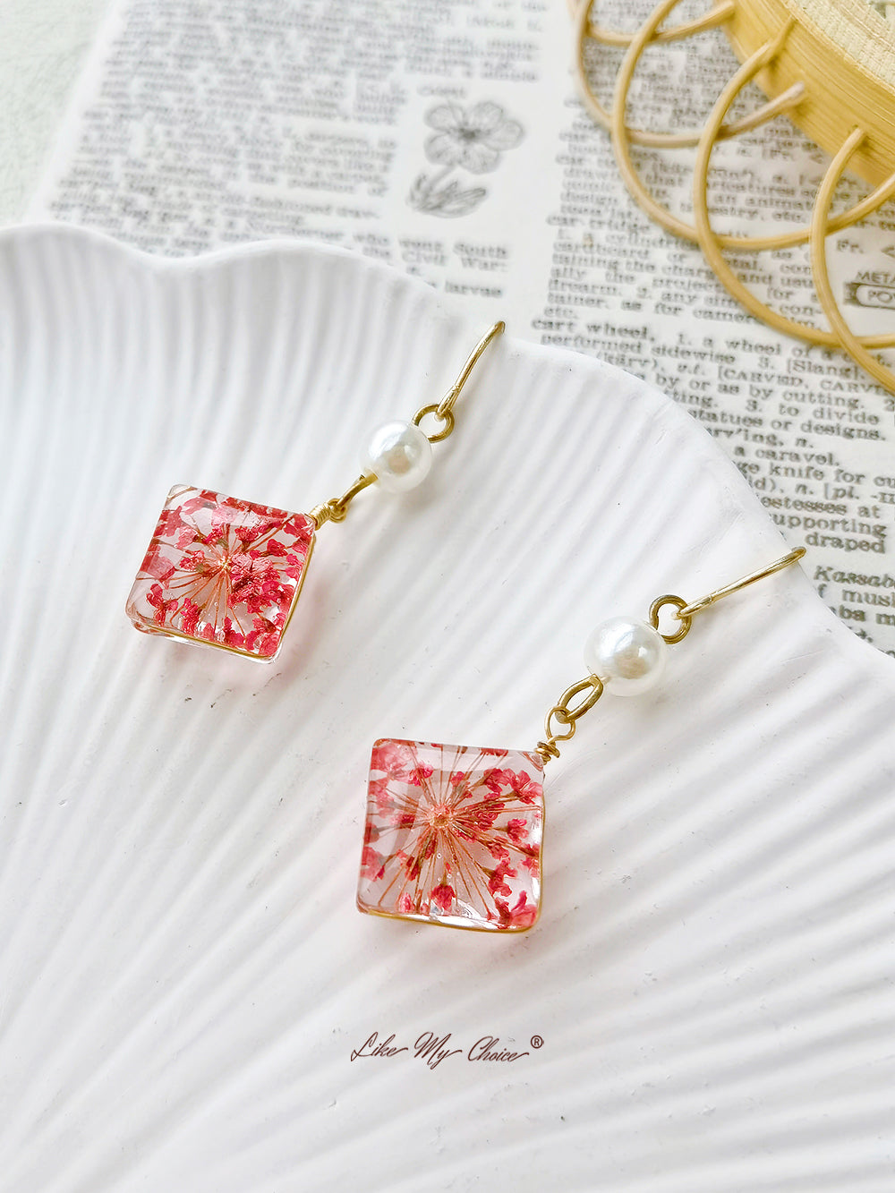 Handmade Resin Queen Anne Dried Flower Earrings