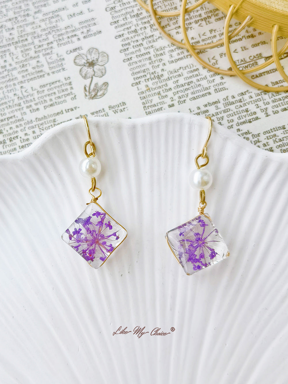 Handmade Resin Queen Anne Dried Flower Earrings