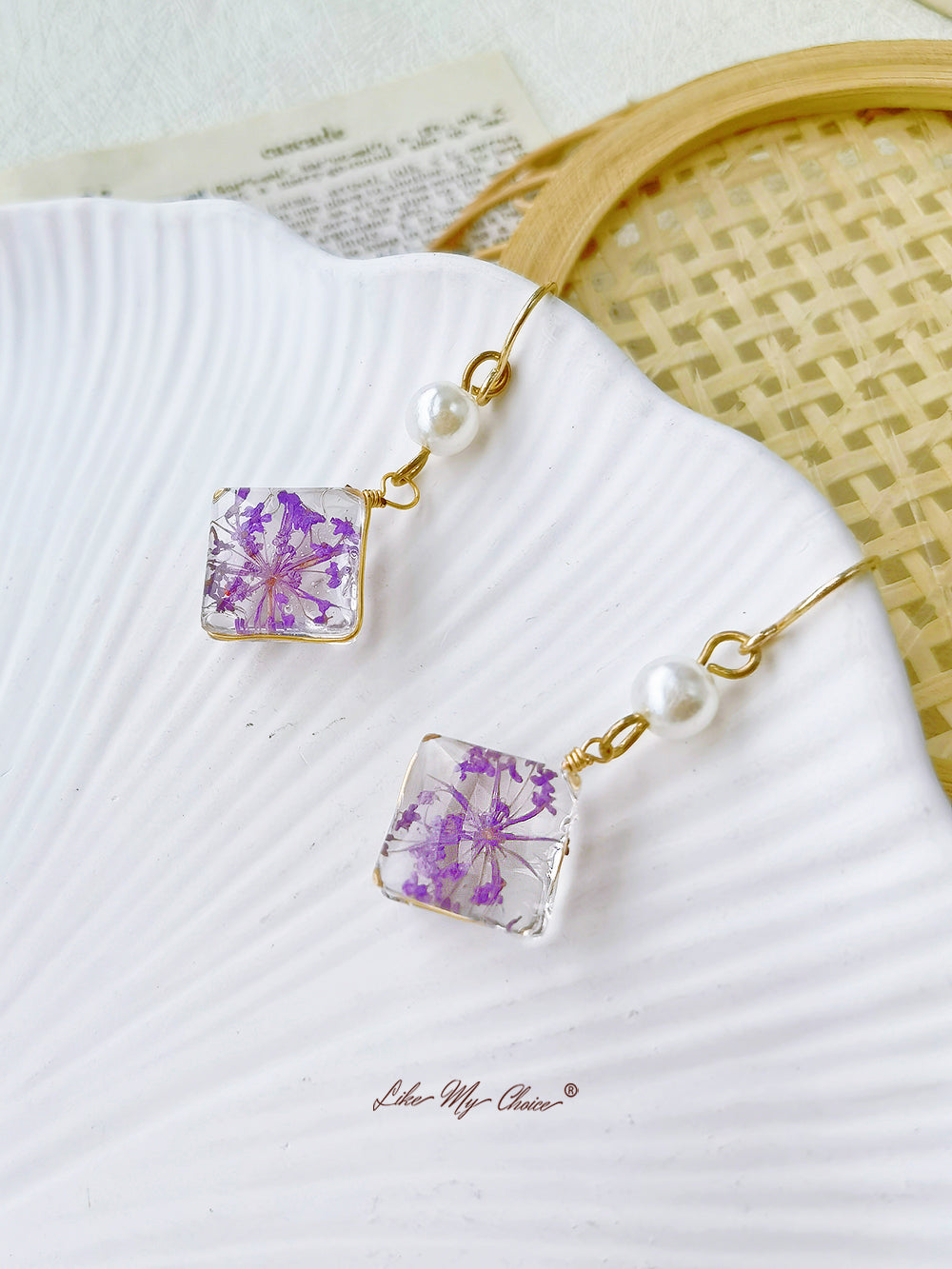 Handmade Resin Queen Anne Dried Flower Earrings