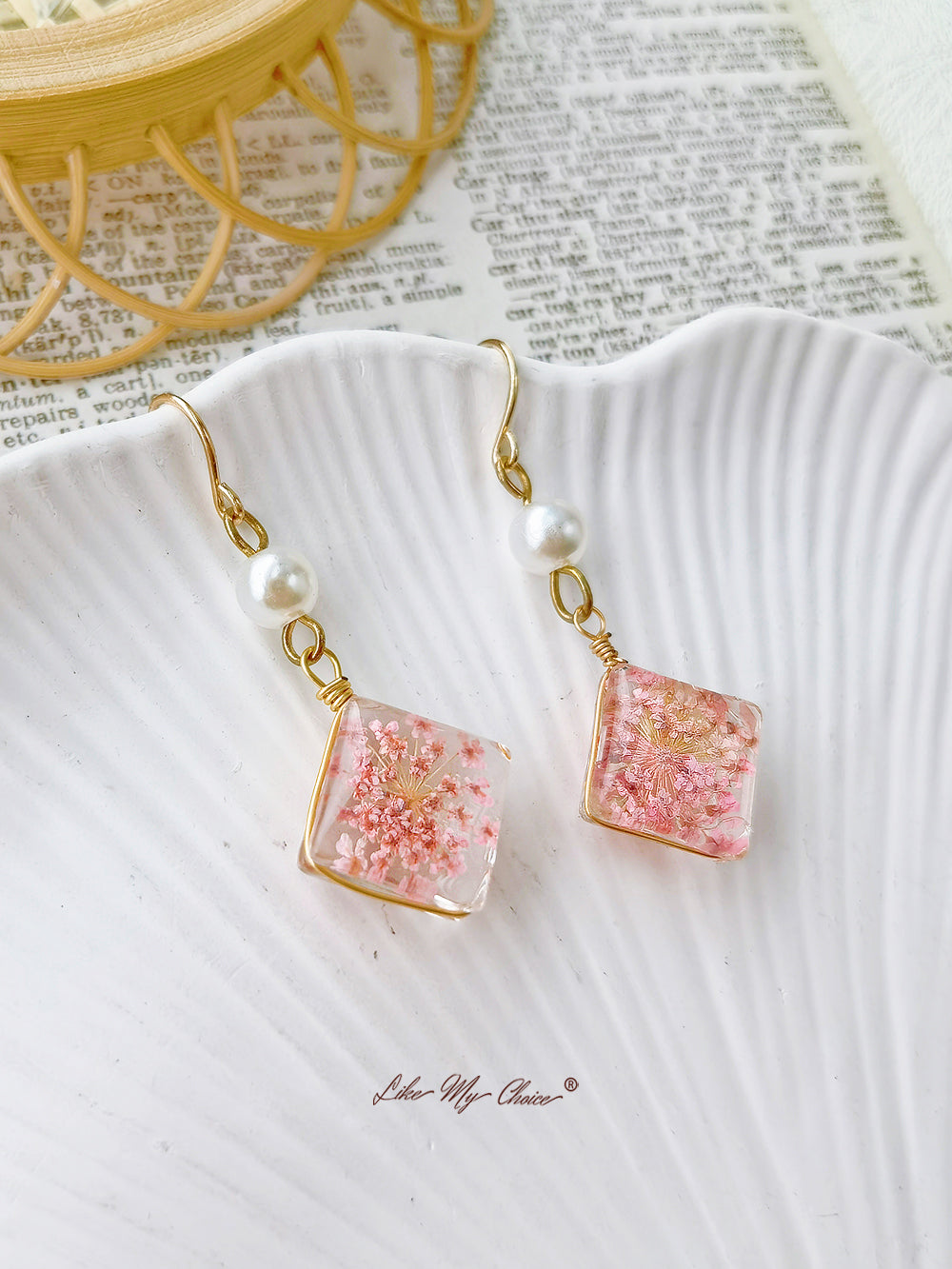 Handmade Resin Queen Anne Dried Flower Earrings