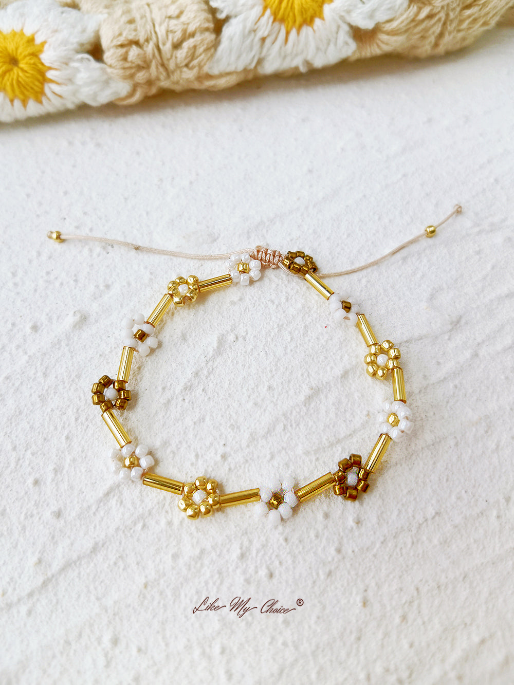 Adjustable Drawstring Beaded Bracelet Gold Daisy