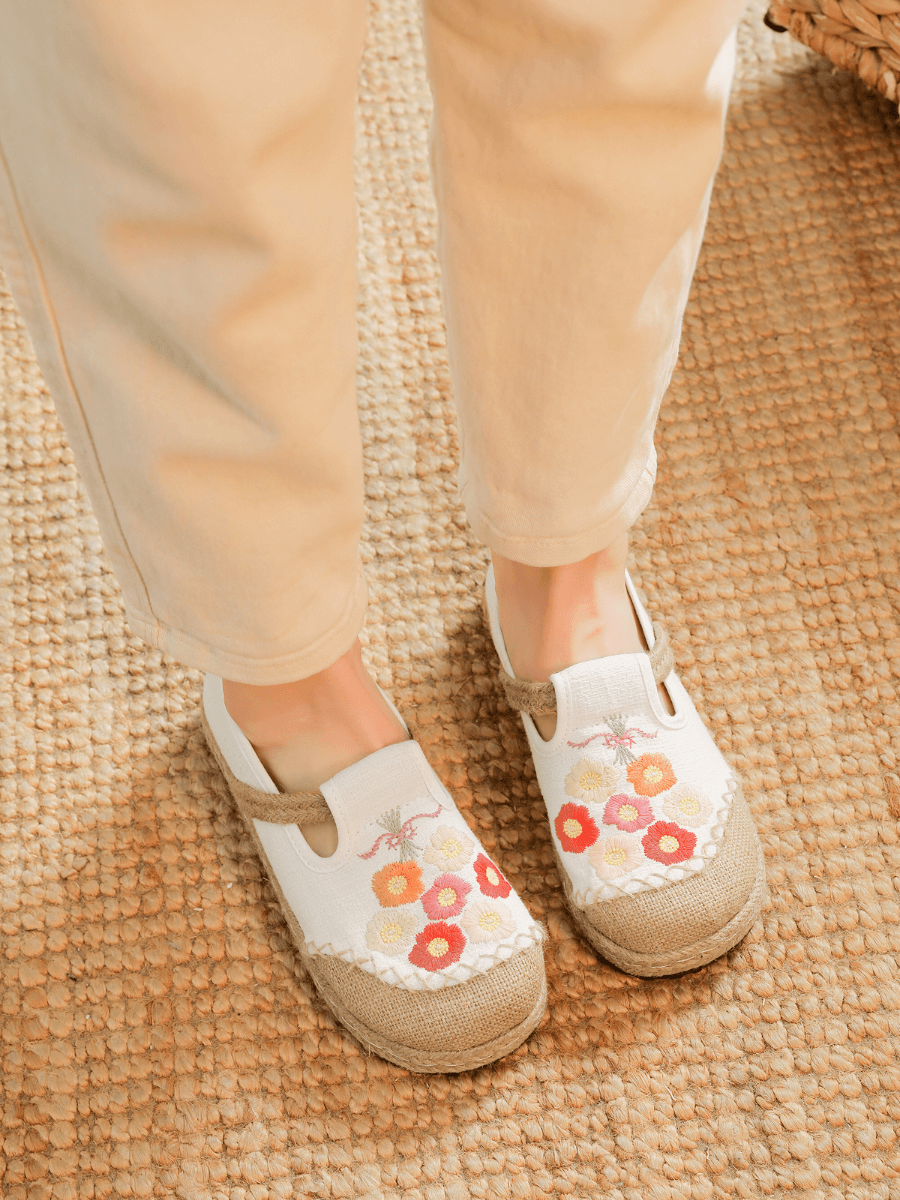 Cactus Rose | Belize Daisy Embroidered Linen Loafer - Apricot