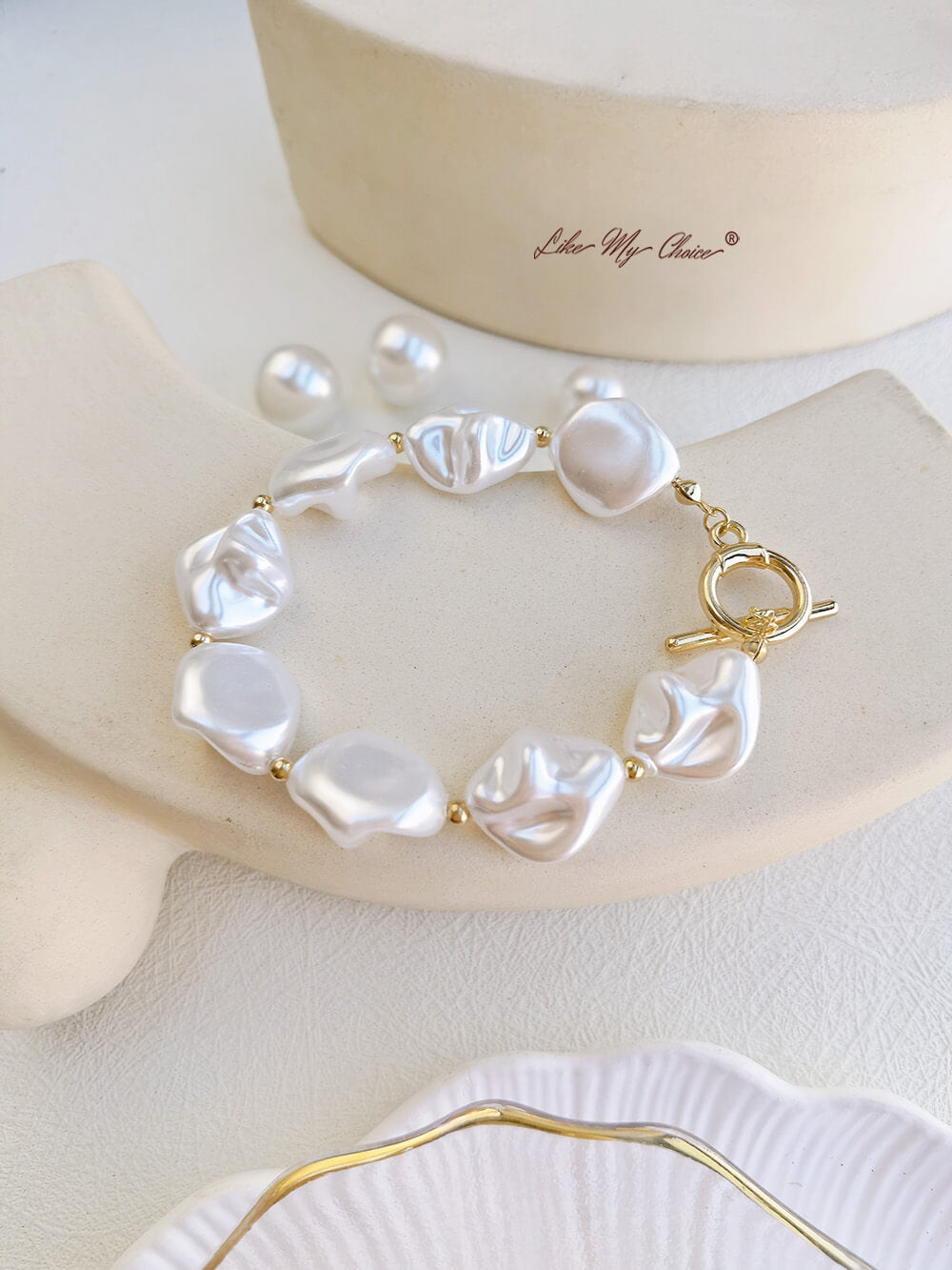 Lrregular Pearl T-Buckle Bracelet