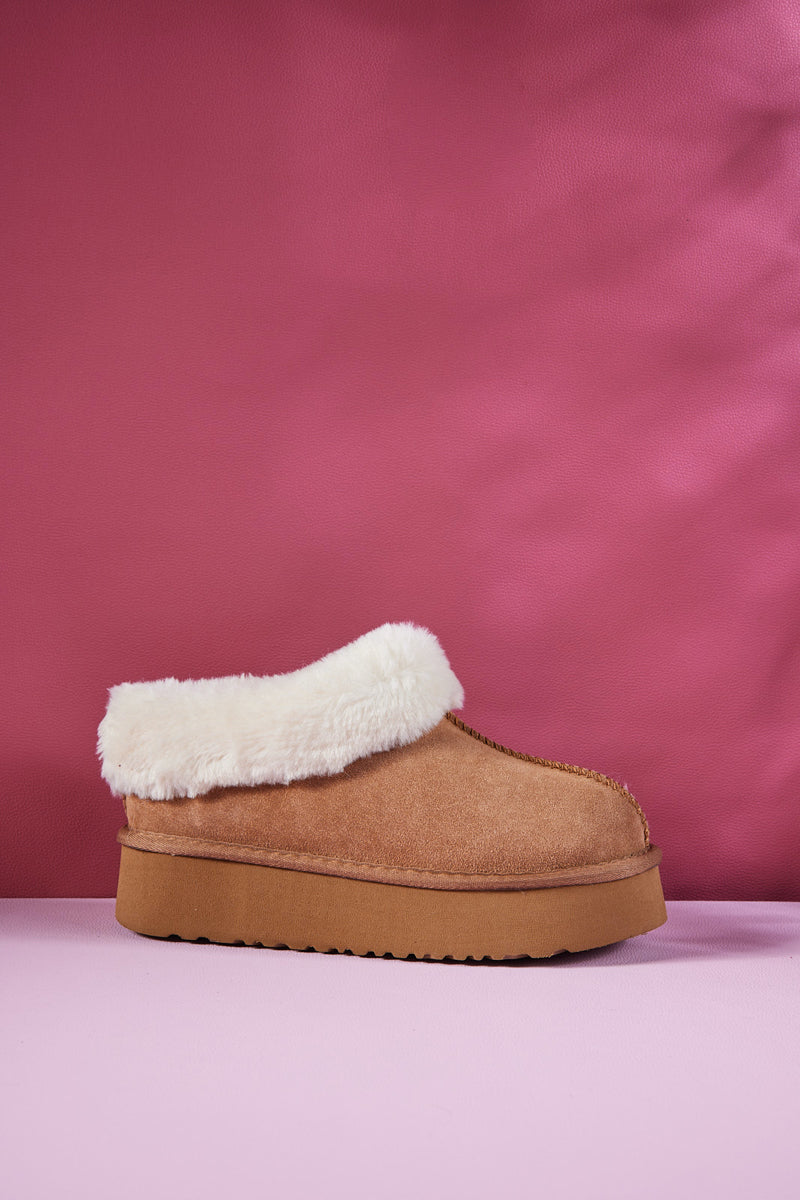 Smaibulun Ugg | Cuddle Up Wool Lined Suede Bootie - Chestnut