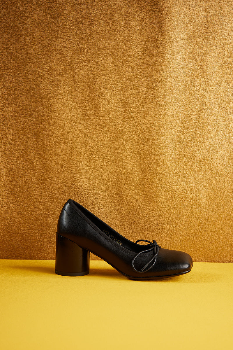 Jady Rose | Designer Taste Leather Pump - Black