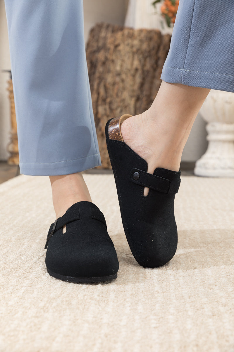 Maibulun | Buckle Suede Classic Clogs - Black