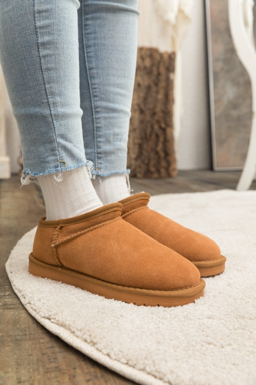 SMAIBULUN Ugg | Faux Fur-Lined Tasman Low Ankle Boots