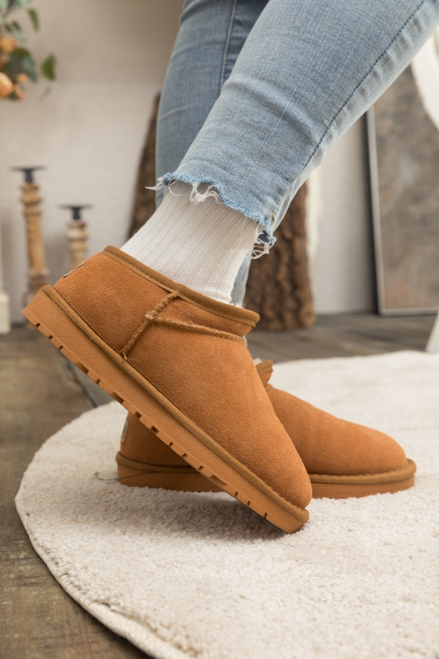 SMAIBULUN Ugg | Faux Fur-Lined Tasman Low Ankle Boots