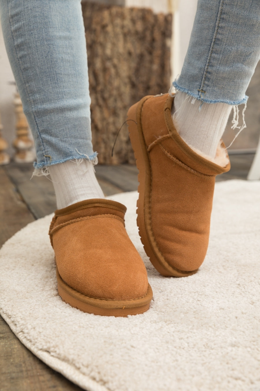 SMAIBULUN Ugg | Faux Fur-Lined Tasman Low Ankle Boots