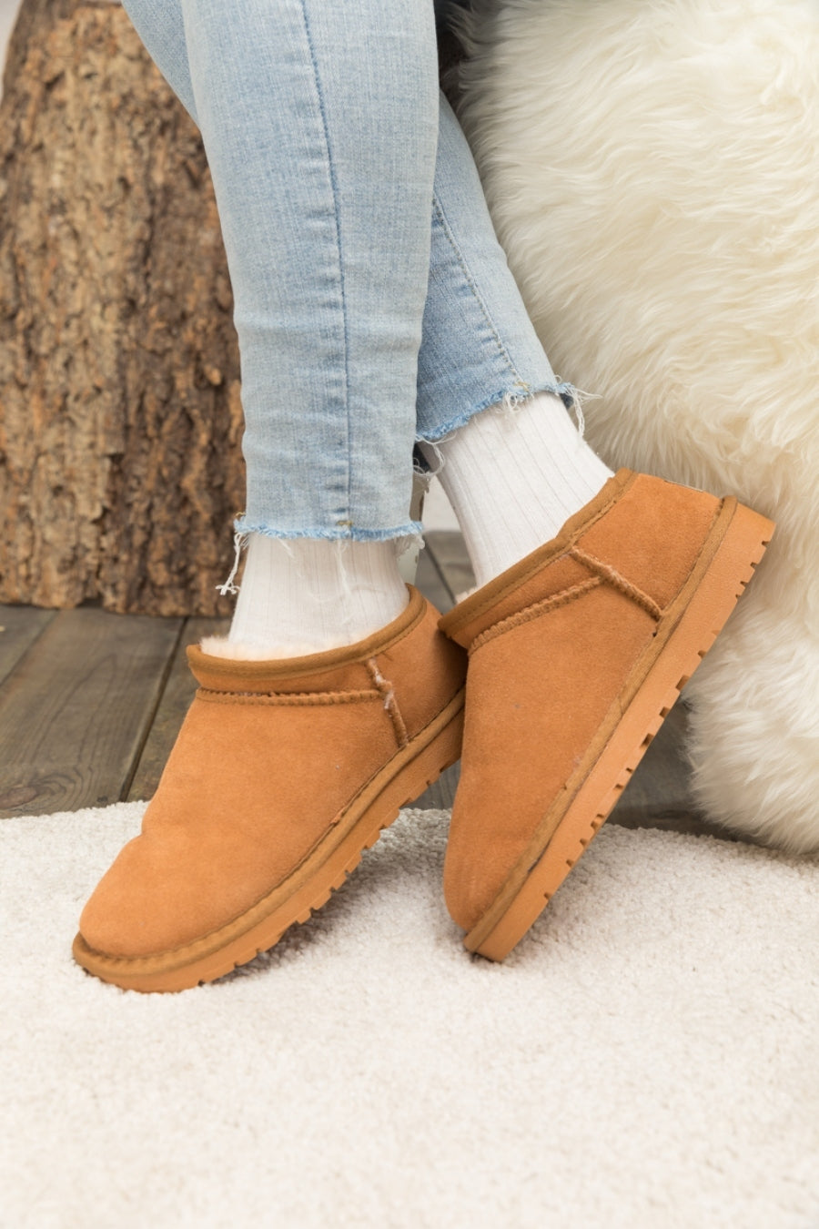 SMAIBULUN Ugg | Faux Fur-Lined Tasman Low Ankle Boots