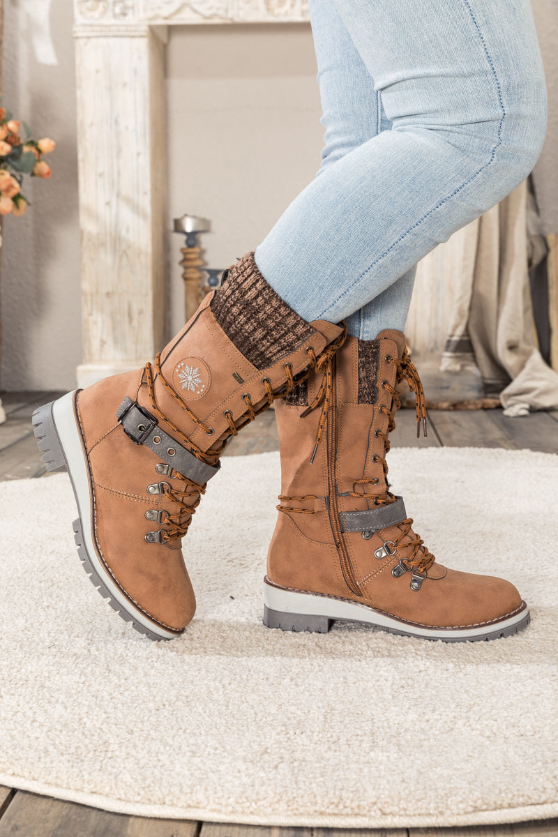 En Bloom | Ribbed-Cuff Buckle-Strap Boot - Brown