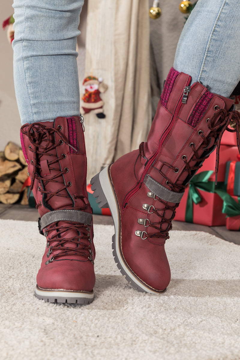 En Bloom | Ribbed-Cuff Buckle-Strap Boot - Red