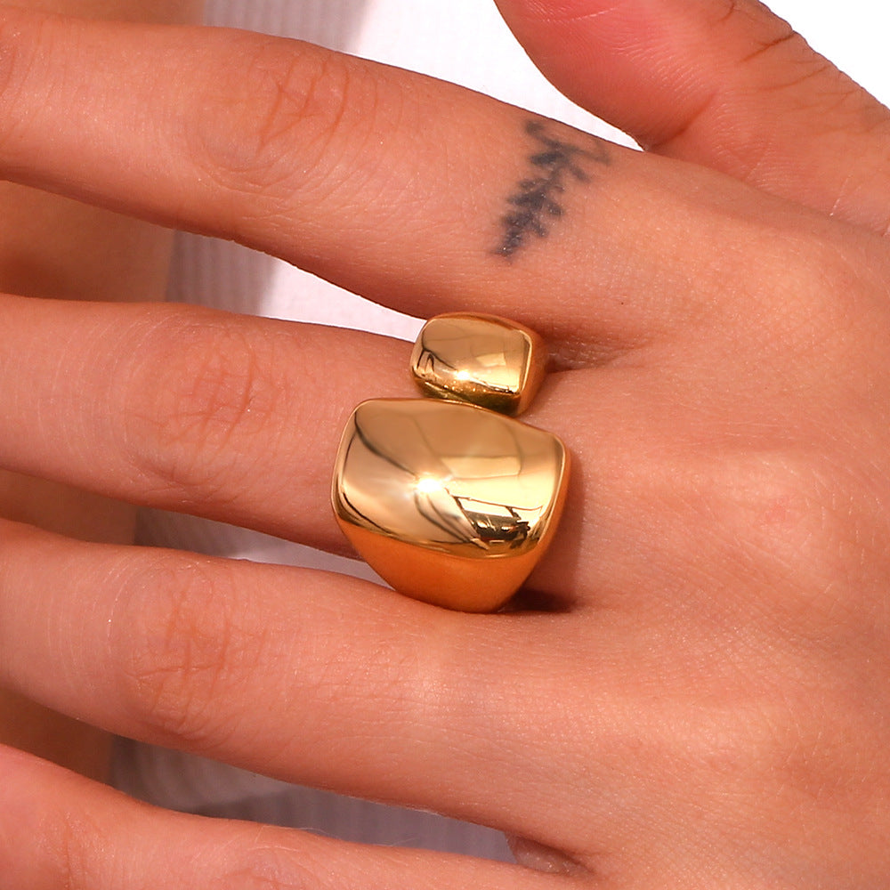 Aero Gold Sculpted Ring