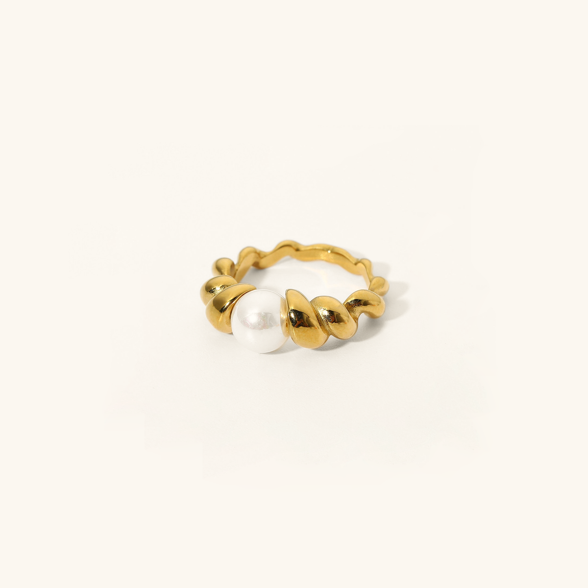 Arlette Pearl Ring