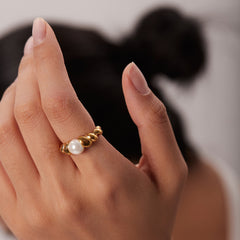 Arlette Pearl Ring