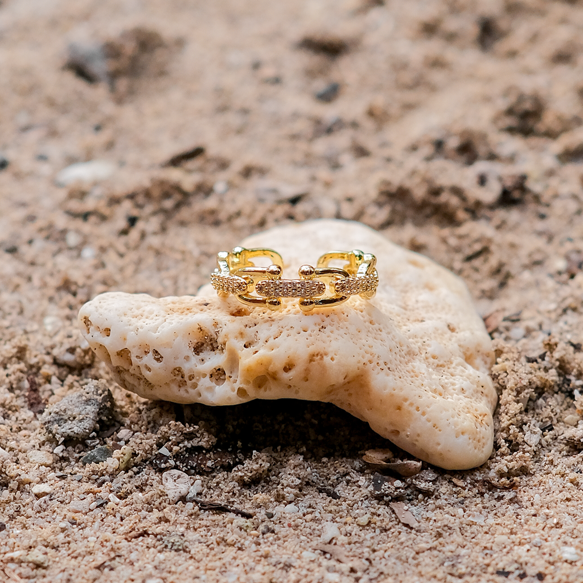 Aurora Link Gold Ring