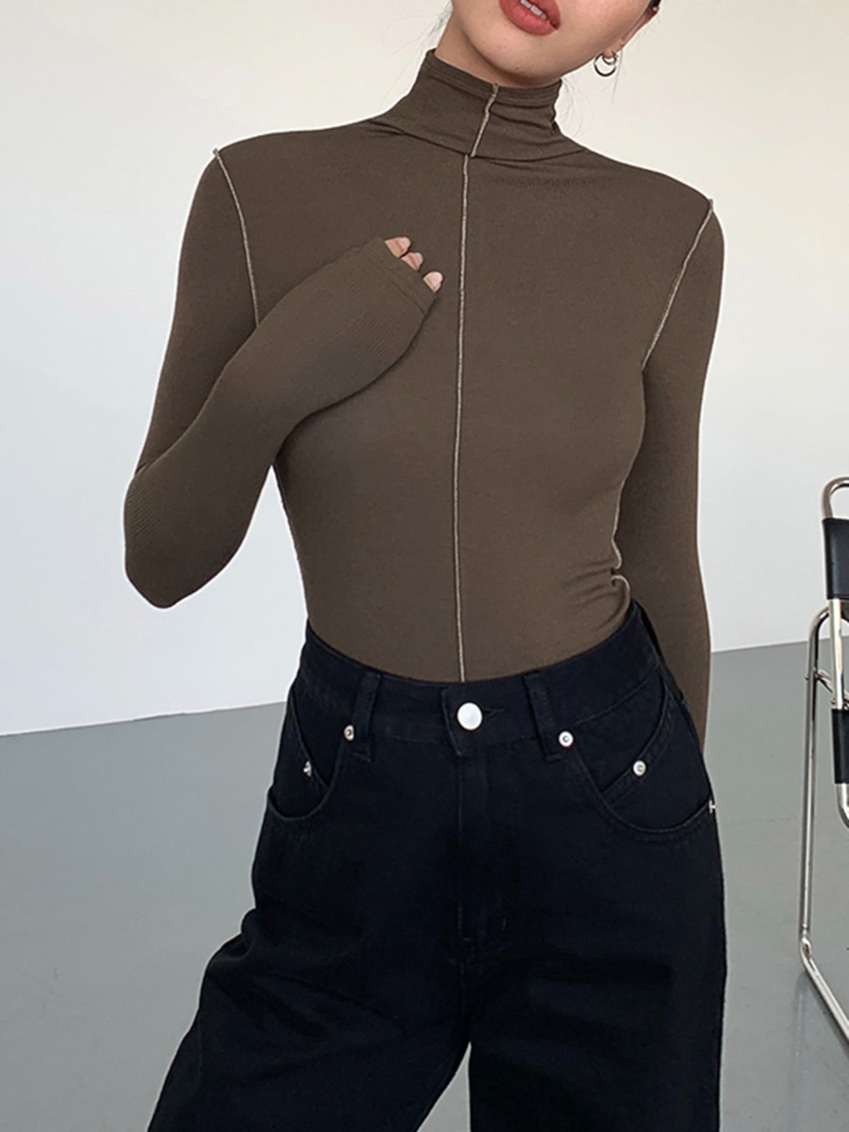 Slinky Turtleneck Contrast Trim Ribbed Knit Shirt