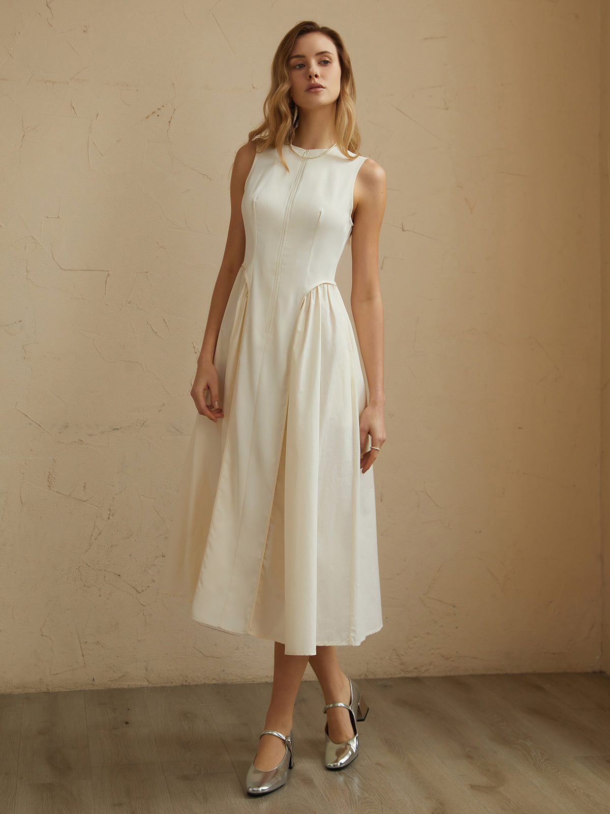 Sleeveless Pockets Pleated Midi Dress