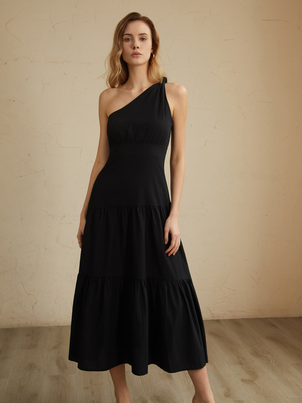 Asymmetric Shoulder Knotted Midi Dress