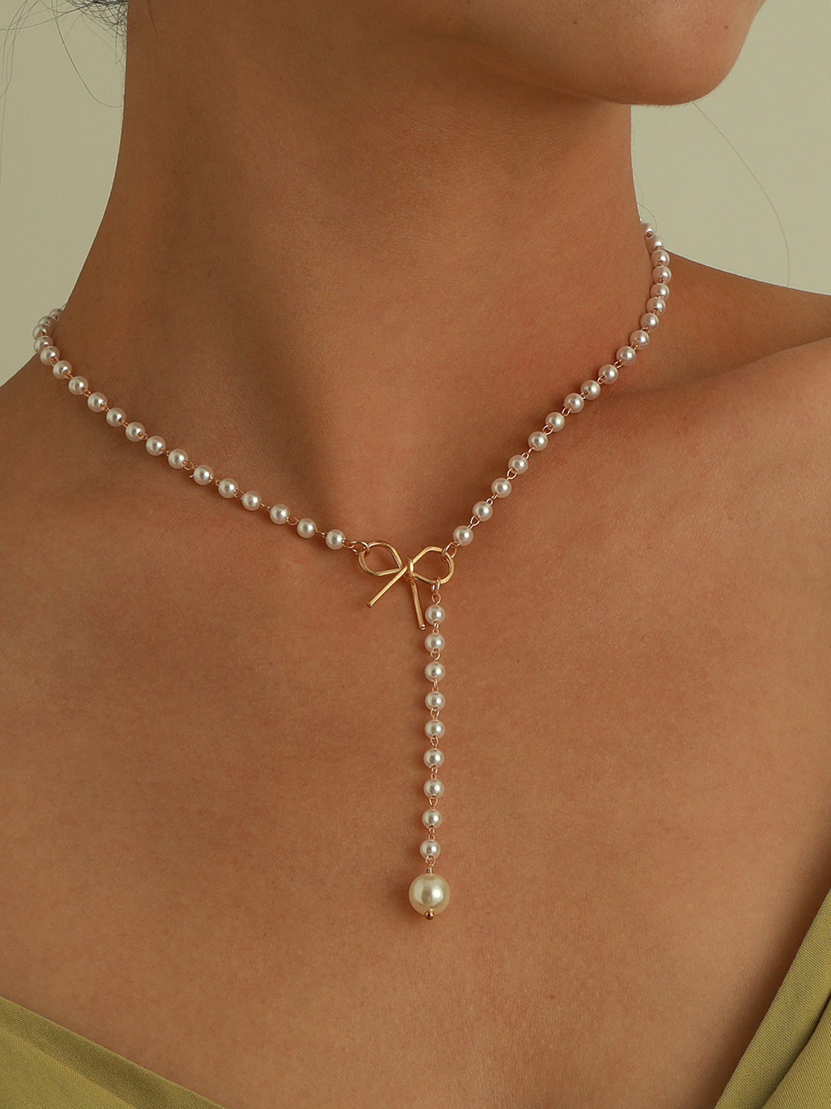 Pearl Bow Knot Pendant Necklace