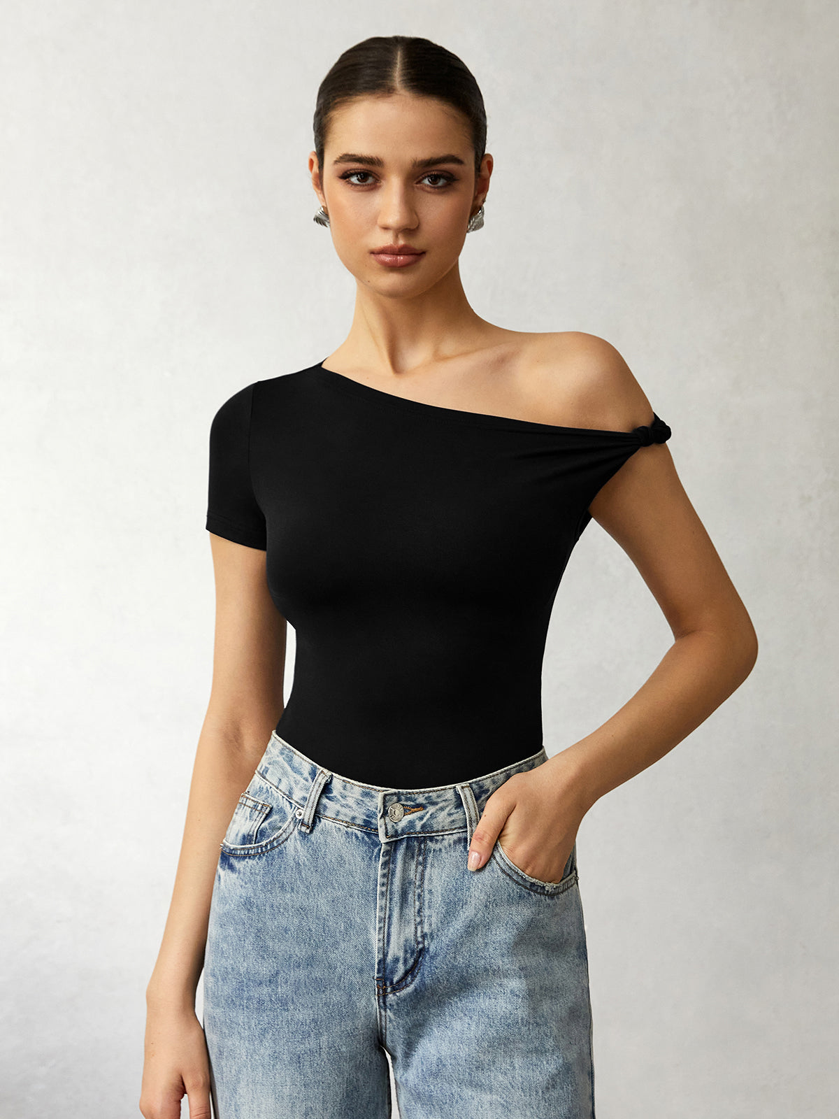 Cold Shoulder Knotted T-Shirt