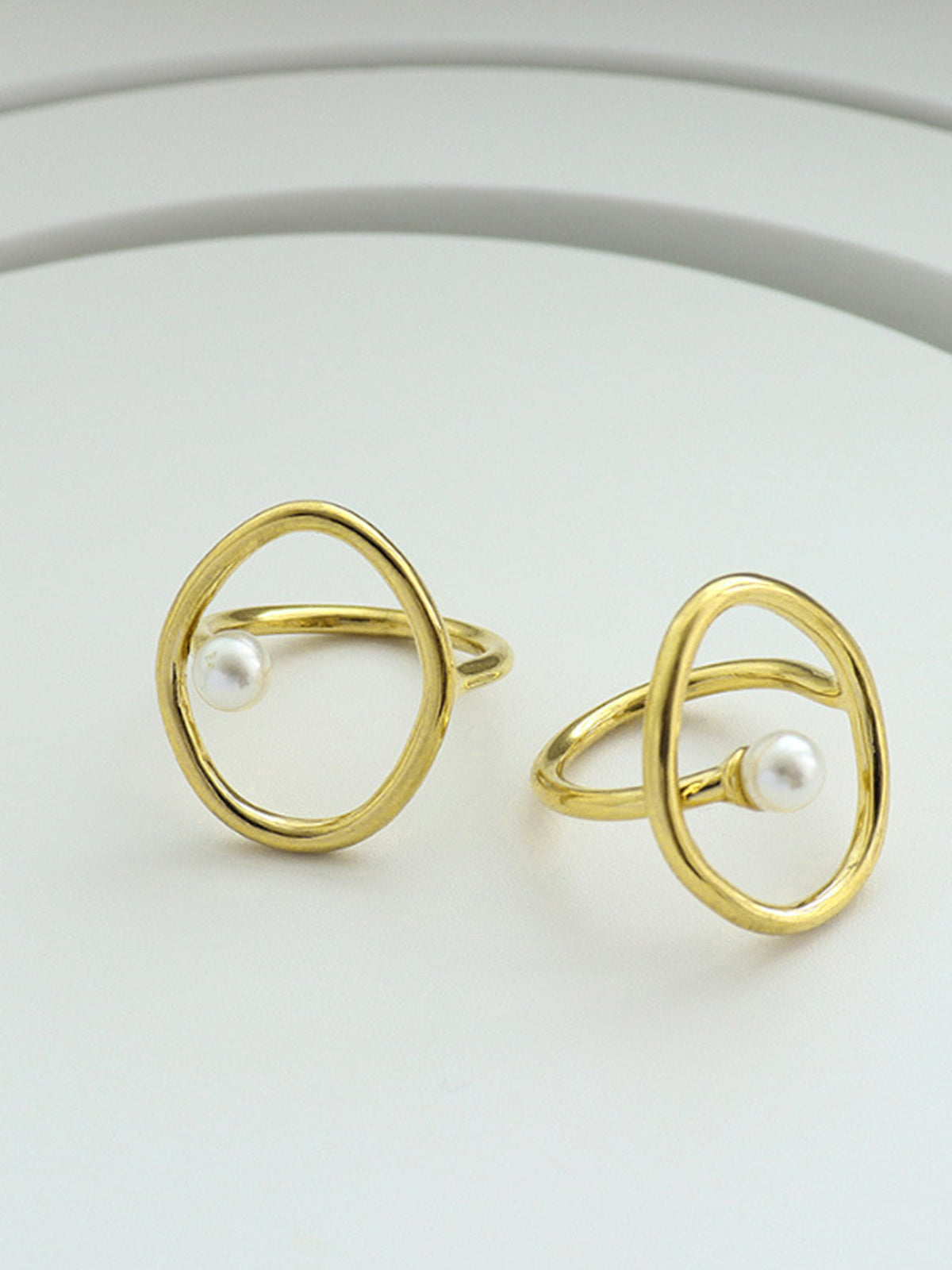 Oval Circle Freshwater Pearl Gold Ring