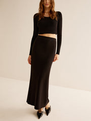 Minimalist Back-Split Midi Skirt