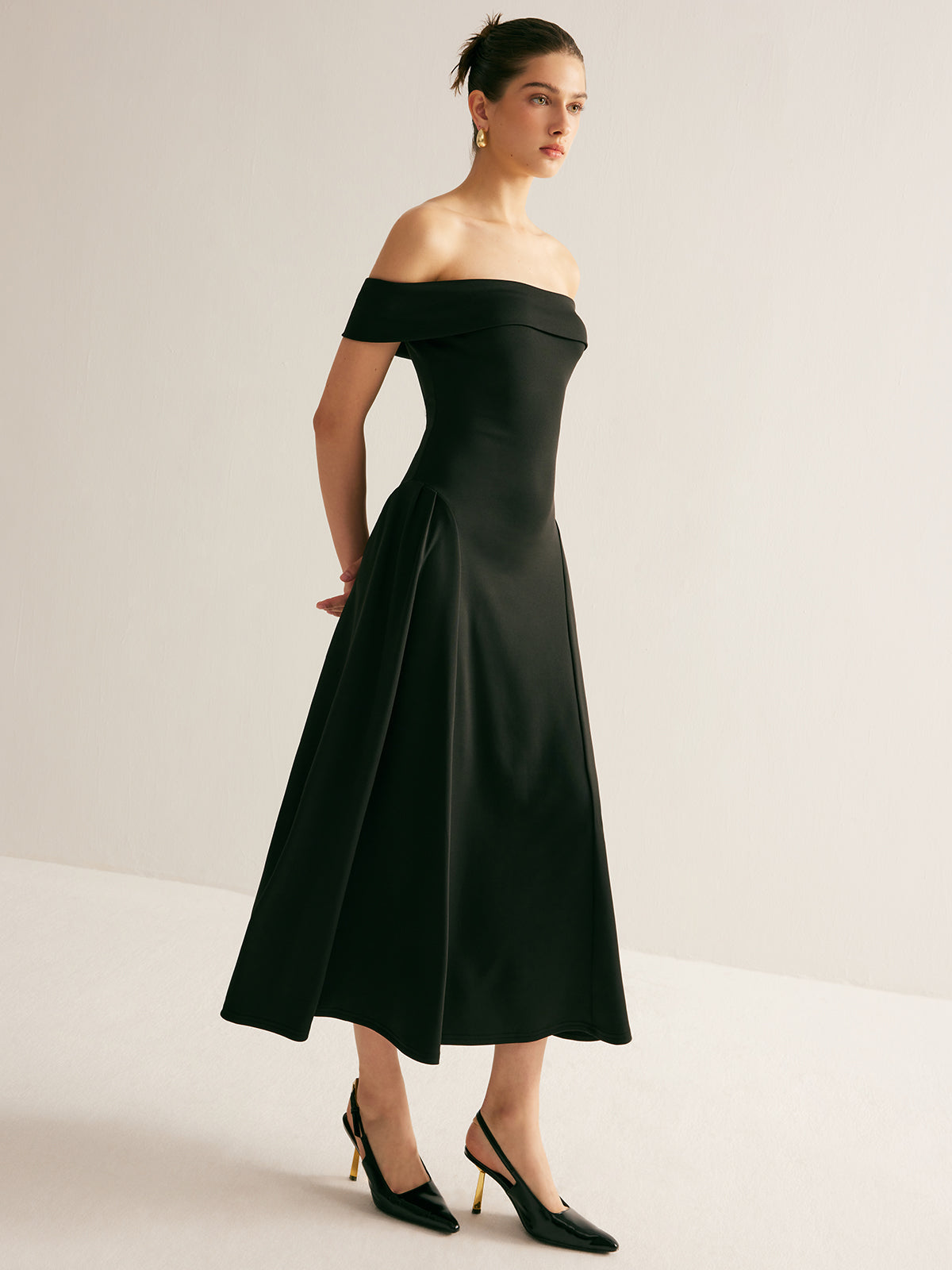 Straight Neck Pleated Dress