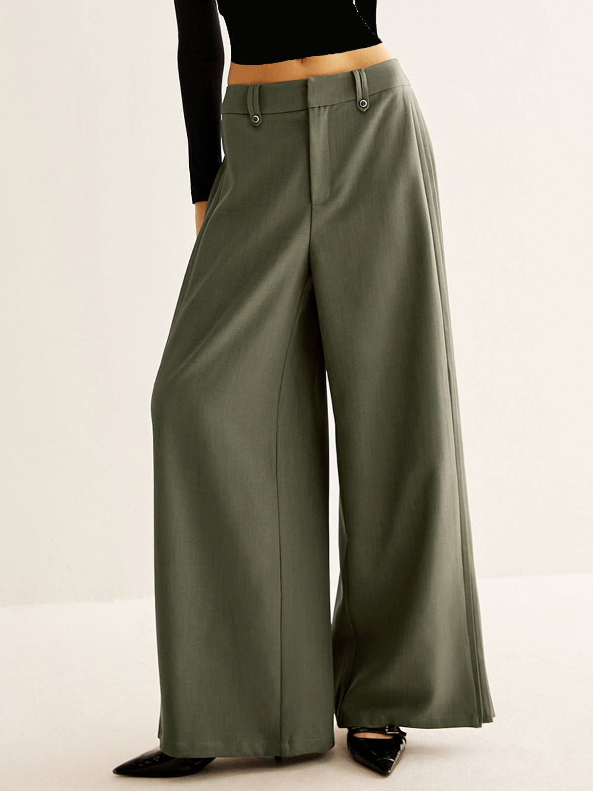 Side Pleated Wide-Leg Pants