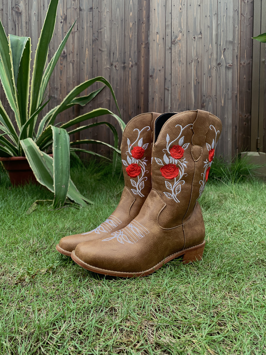 En Bloom | Rose Embroidered Cowboy Boots - Beige