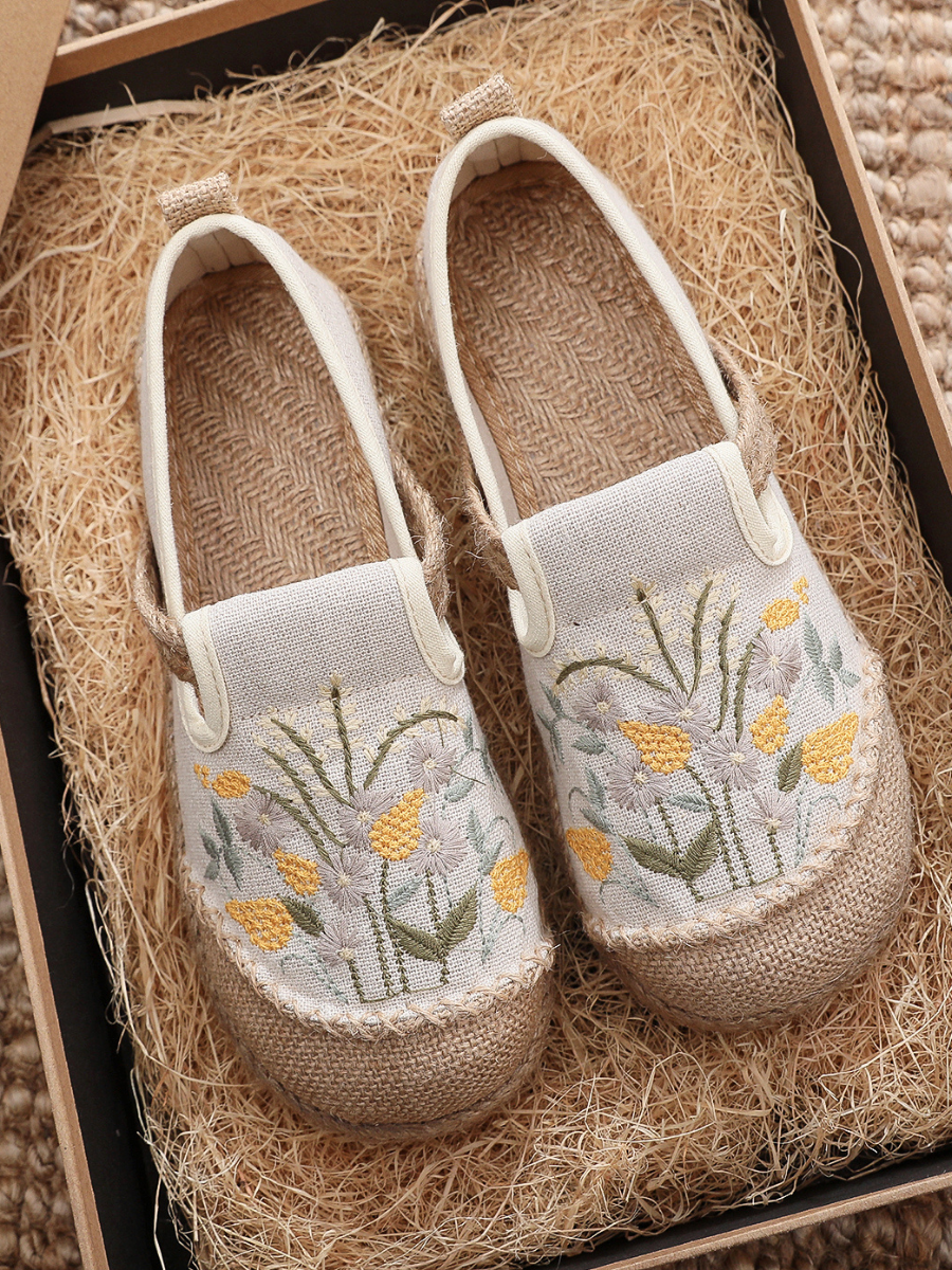 Cactus Rose | Field Corn Embroidered Round Toe Linen Espadrilles - Beige