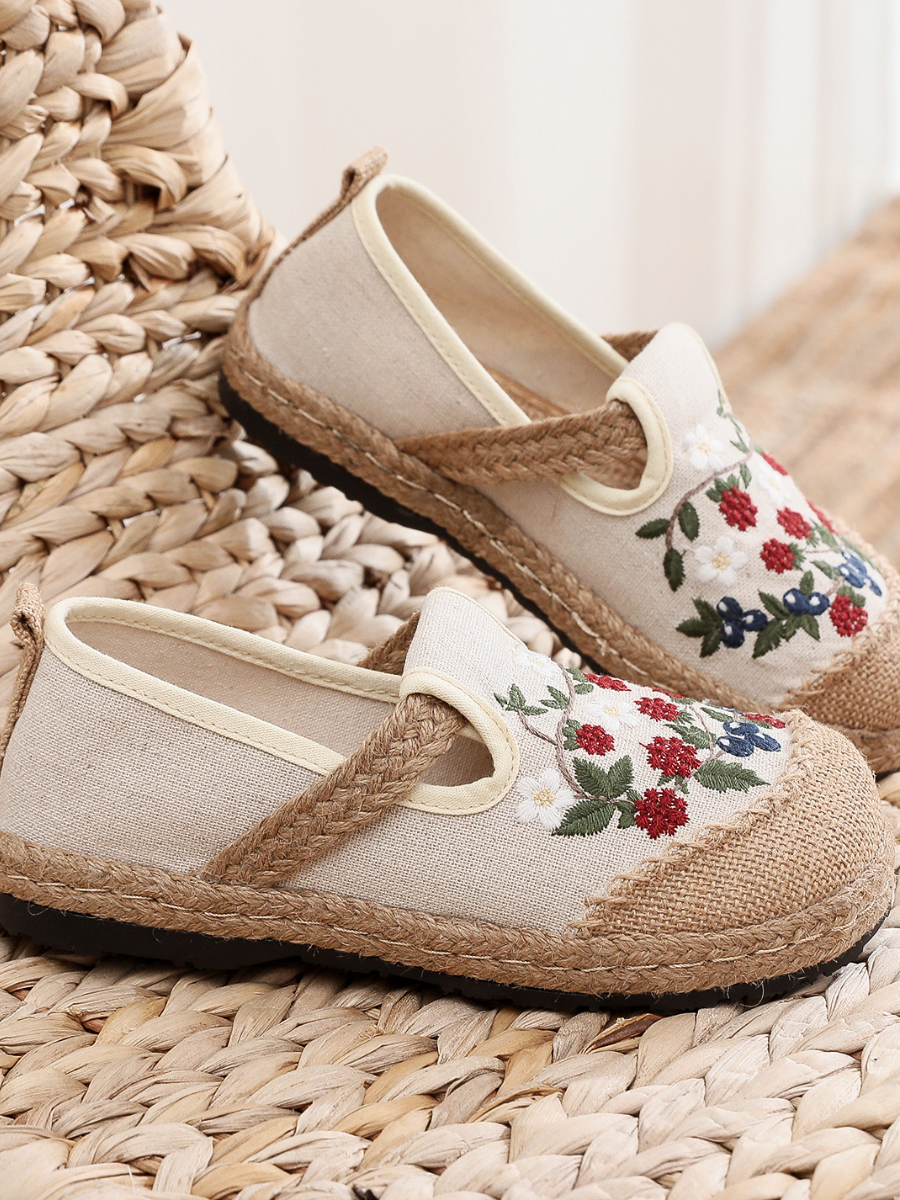 Cactus Rose | Berry Daisy Embroidered Linen Round Toe Espadrilles Loafers - Beige