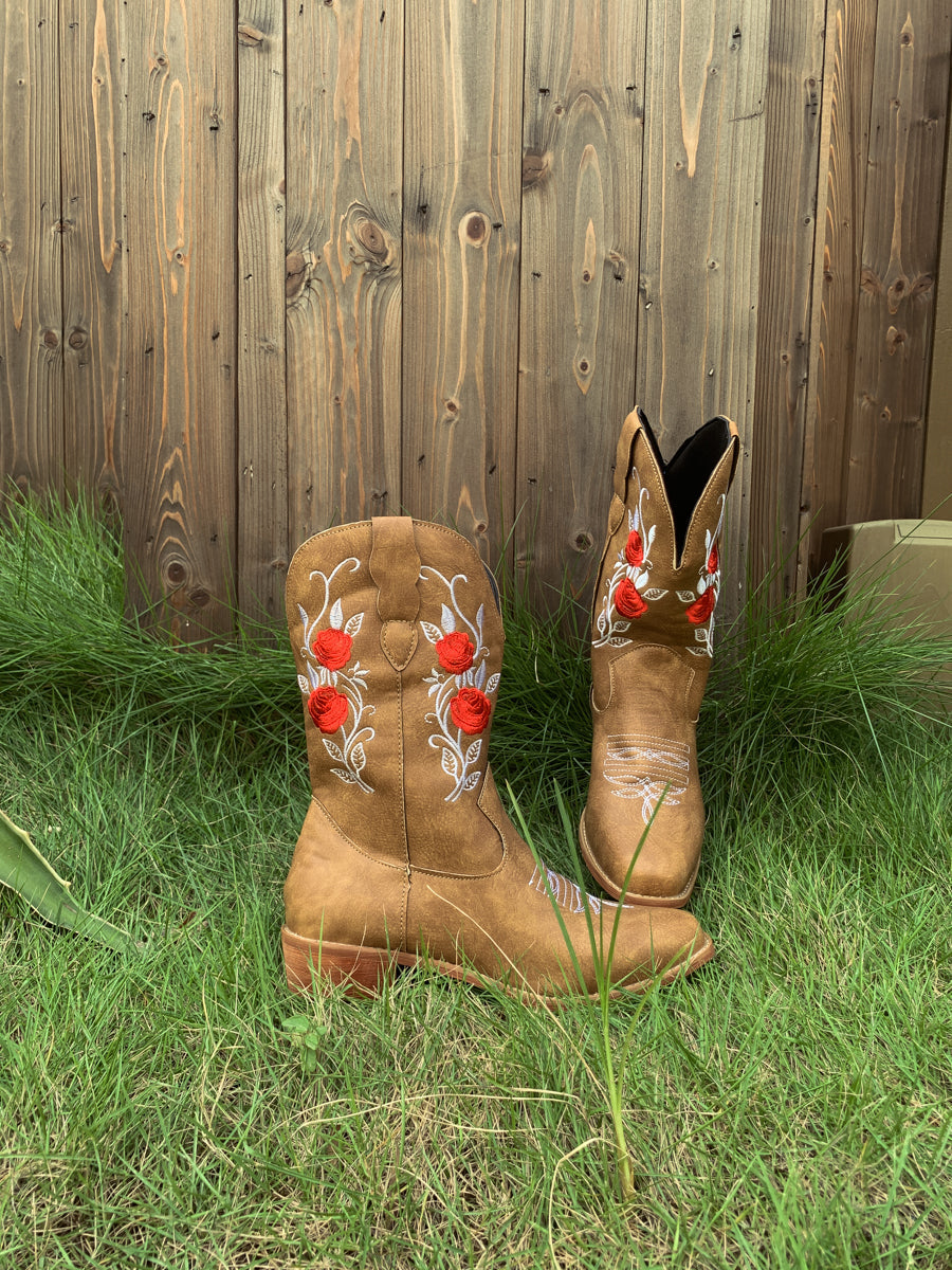 En Bloom | Rose Embroidered Cowboy Boots - Beige