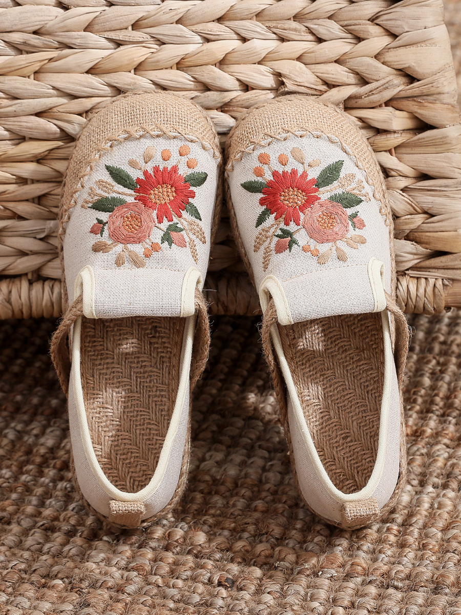 Cactus Rose | Double Kiss Floral Embroidered Linen Espadrilles - Beige