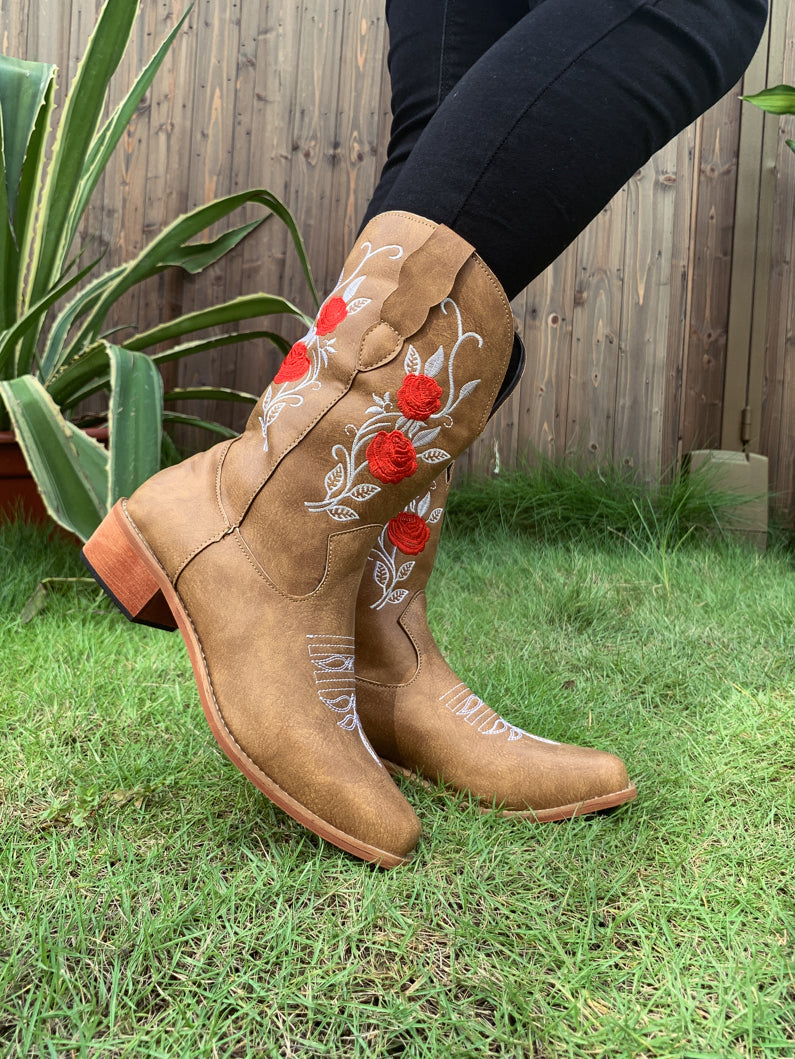 En Bloom | Rose Embroidered Cowboy Boots - Beige