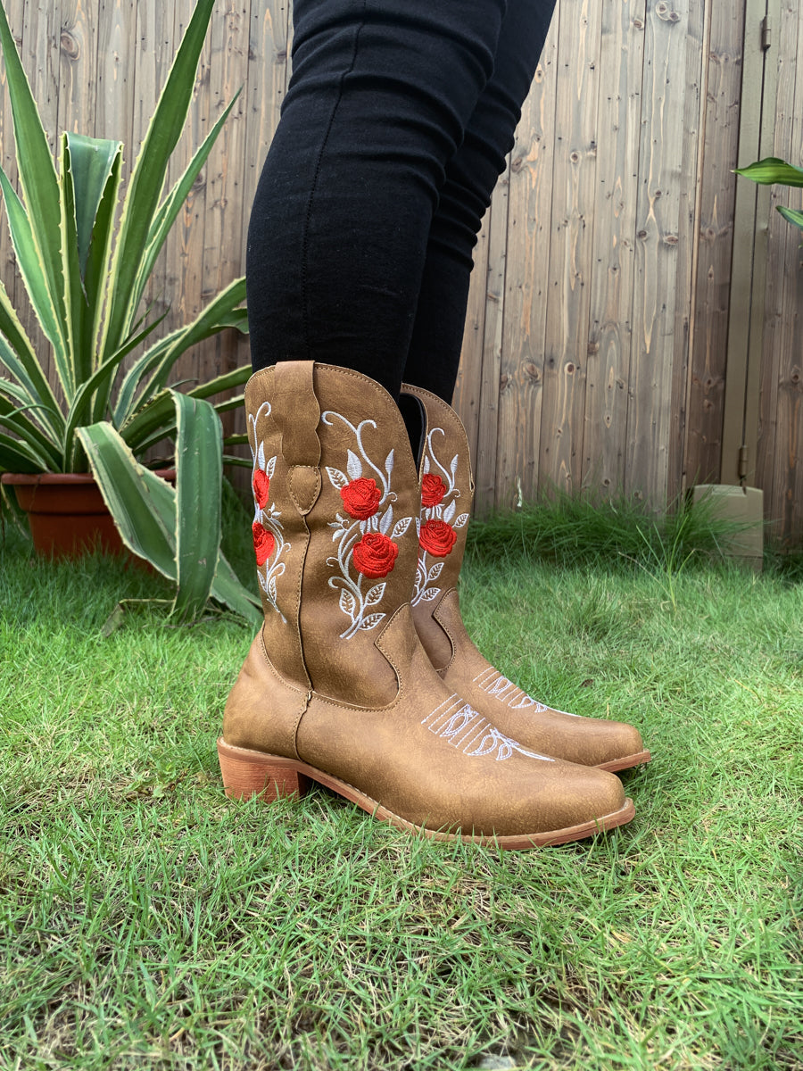 En Bloom | Rose Embroidered Cowboy Boots - Beige