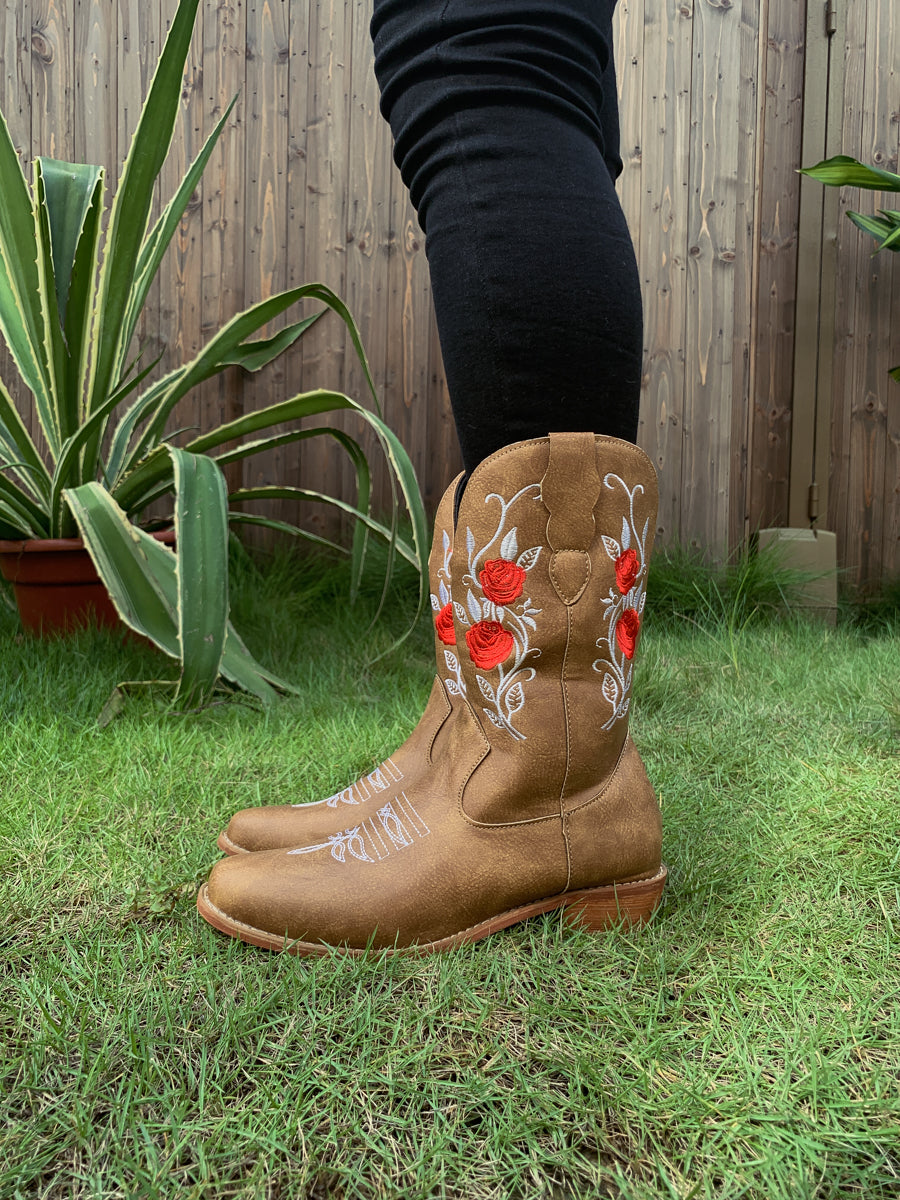 En Bloom | Rose Embroidered Cowboy Boots - Beige