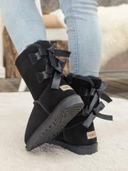 SMAIBULUN Ugg | DOUBLE RIBBON BOW SUEDE BOOT - Black