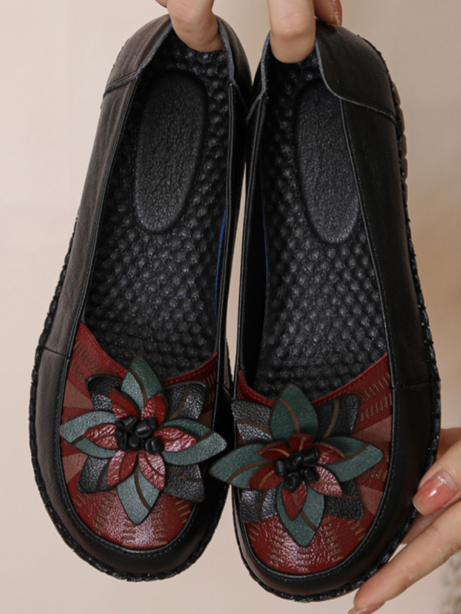 Rumour Has It | Applique Flower Head-Accent Loafers - Black