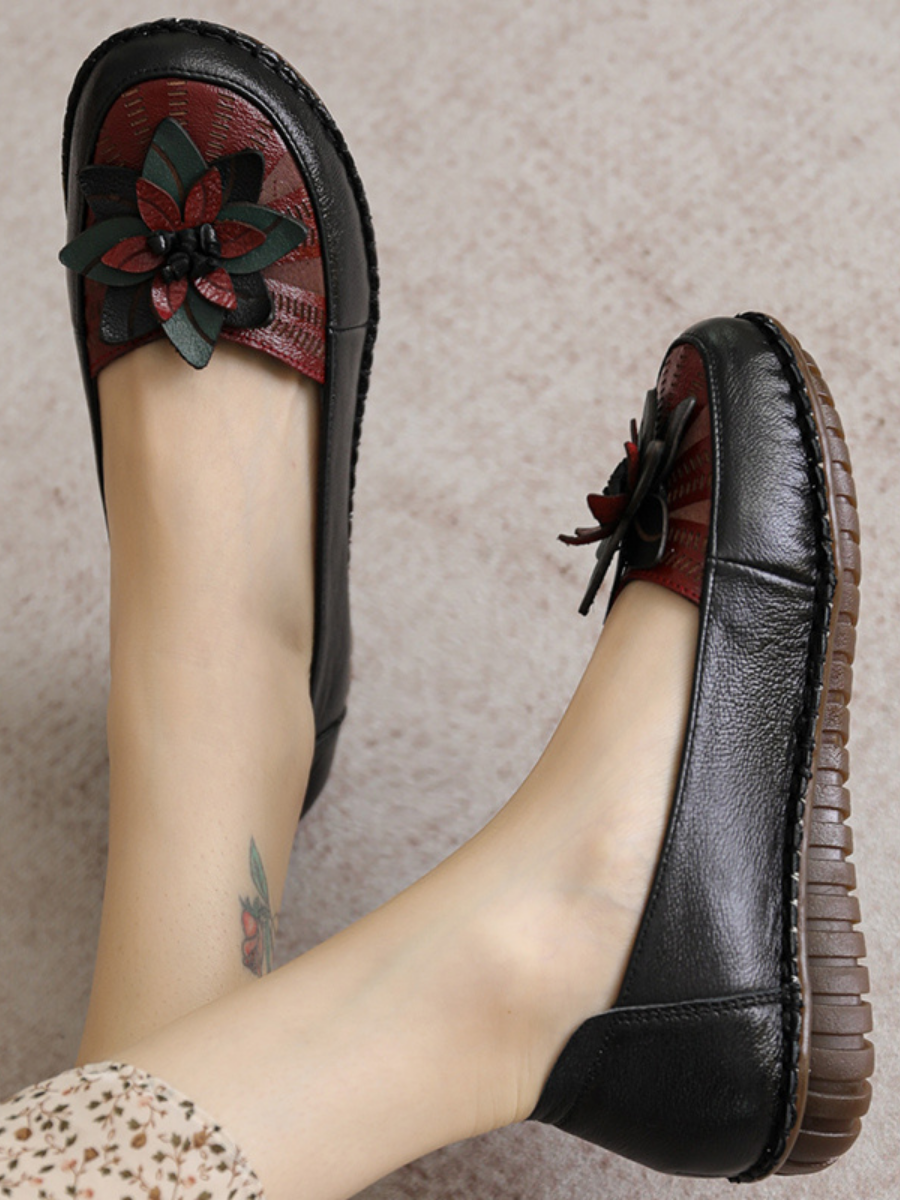 Rumour Has It | Applique Flower Head-Accent Loafers - Black