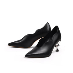 JADY ROSE | SCALLOPED  EDGE KETTLE HEEL LEATHER PUMP - BLACK