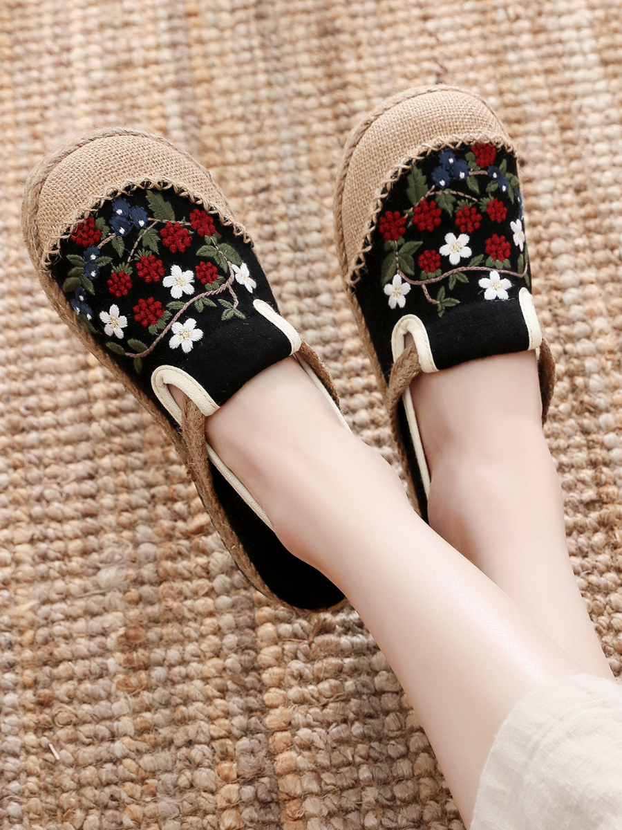 Cactus Rose | Berry Daisy Embroidered Linen Round Toe Espadrilles Loafers - Black