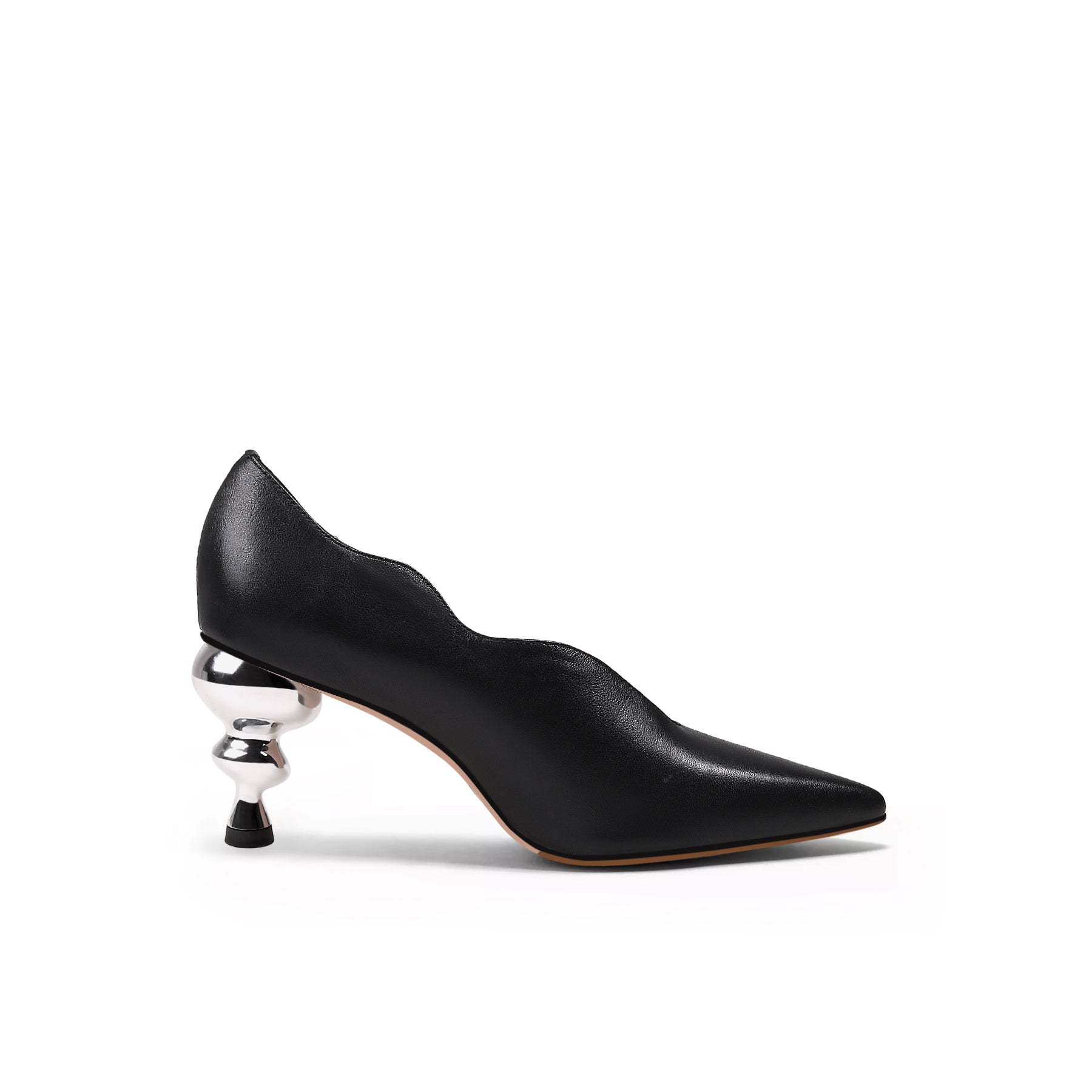 JADY ROSE | SCALLOPED  EDGE KETTLE HEEL LEATHER PUMP - BLACK