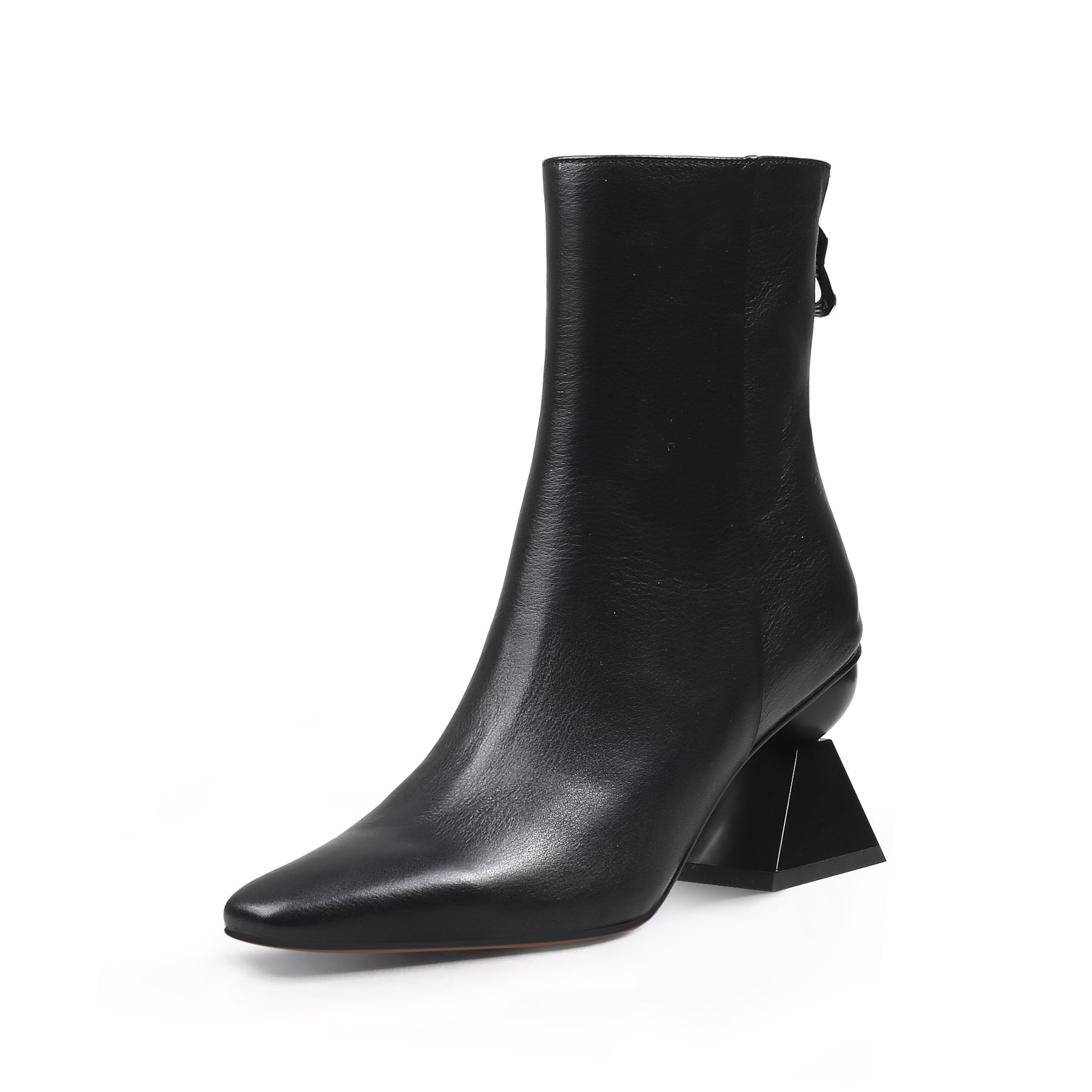 JADY ROSE | TRIANGULAR-HEEL LEATHER BOOTIE - BLACK