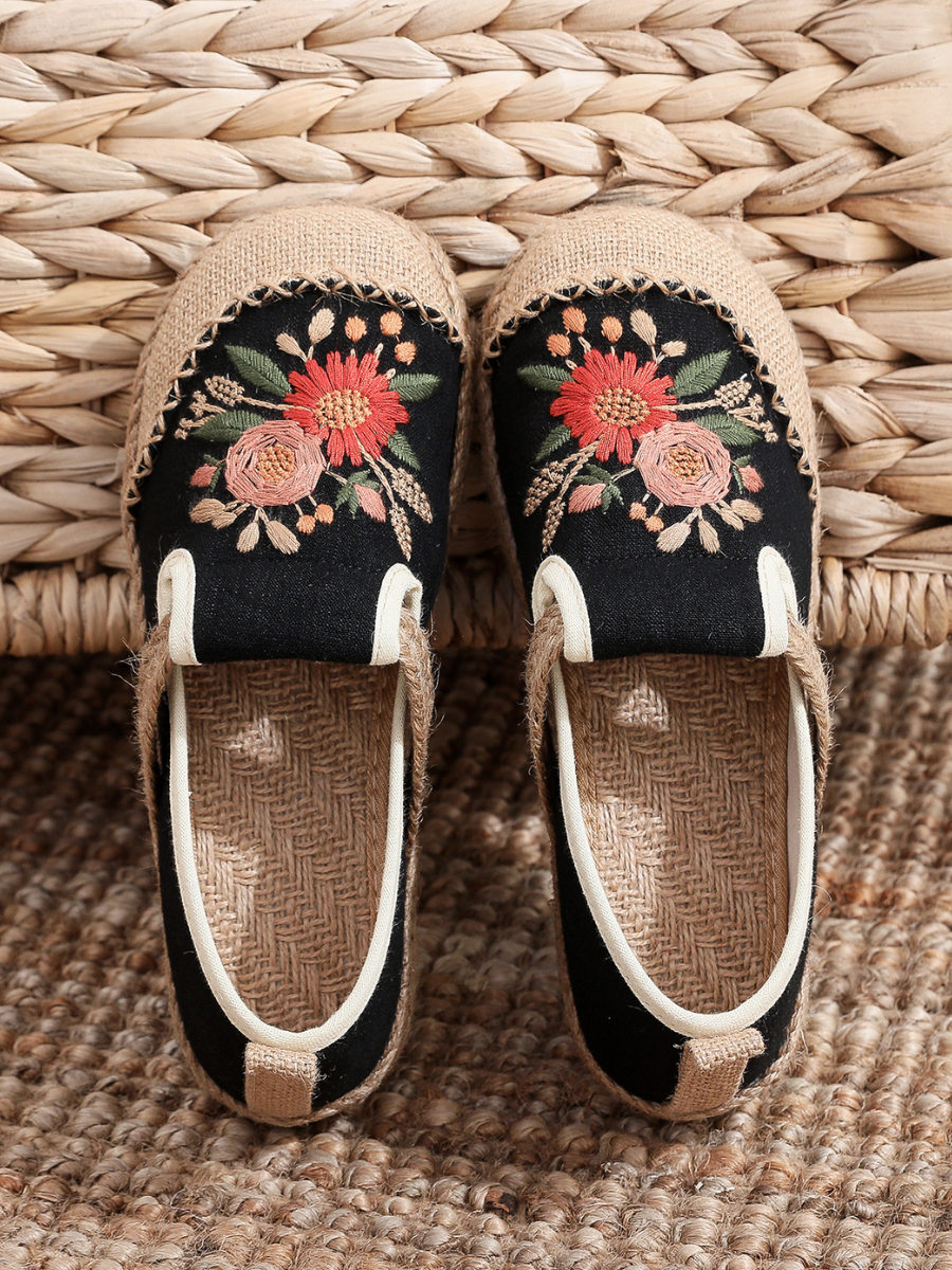 Cactus Rose | Double Kiss Floral Embroidered Linen Espadrilles - Black