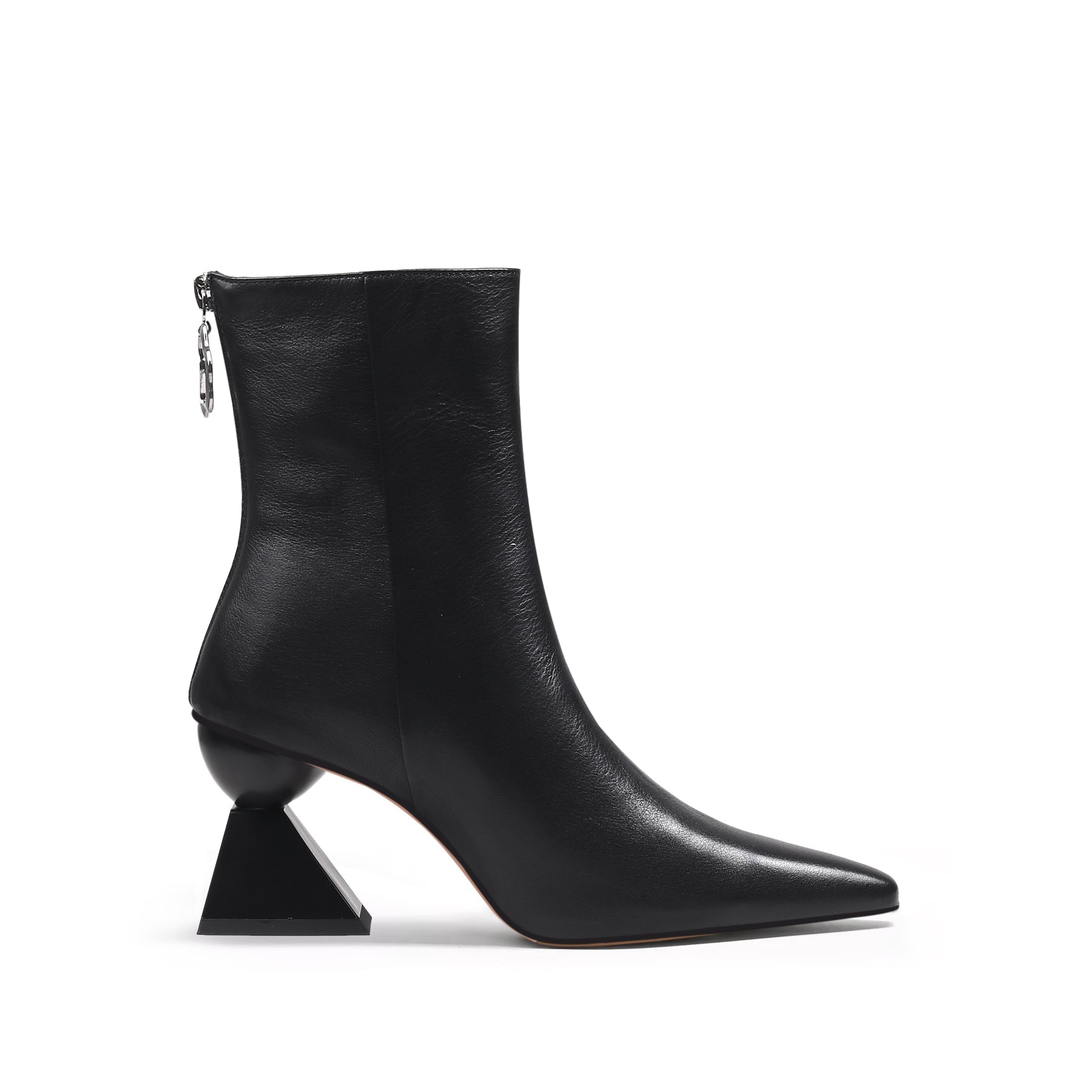 JADY ROSE | TRIANGULAR-HEEL LEATHER BOOTIE - BLACK