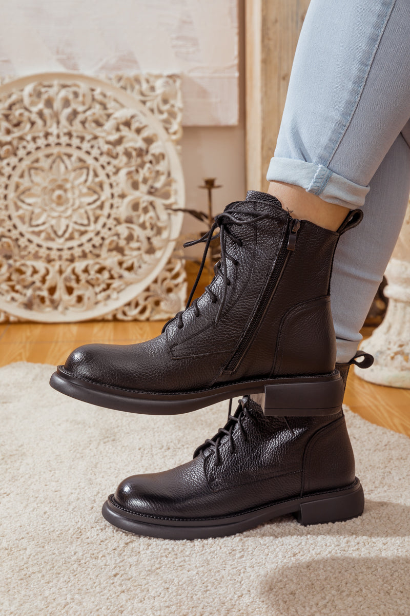 Rumour Has It | Easton Leather Combat Boots - Black