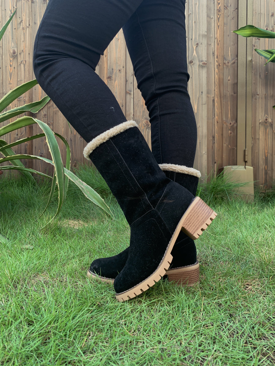 En Bloom | Plush-Lined Fold-Over Boots - Black