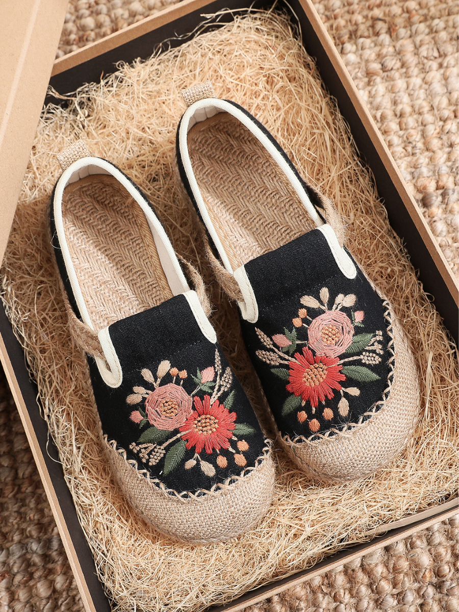 Cactus Rose | Double Kiss Floral Embroidered Linen Espadrilles - Black